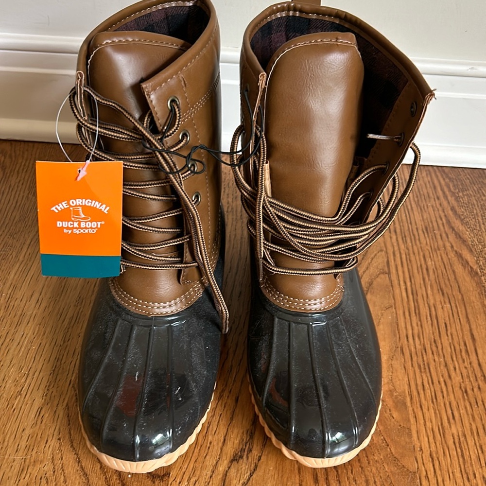 Brand New. Men’s size 8.5 Duck Boot